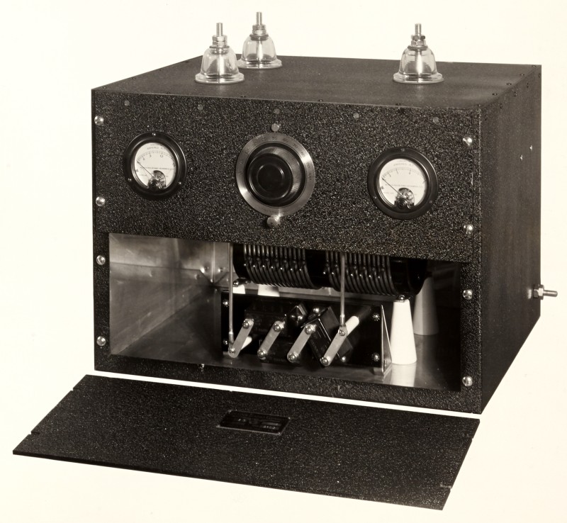 2D Multi-band Antenna Tuner